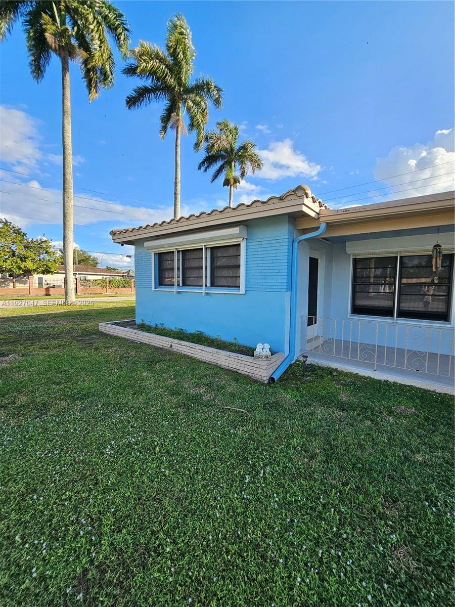 Apartment for rent at 3202 Pierce St, Hollywood, FL 33021