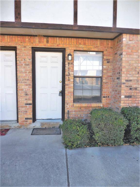 Townhouse for rent at 1131 Dallas Dr, Denton, TX 76205
