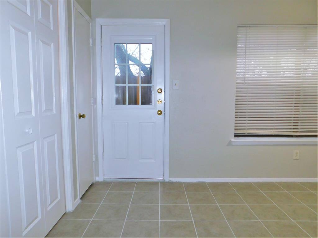 Townhouse for rent at 1131 Dallas Dr, Denton, TX 76205
