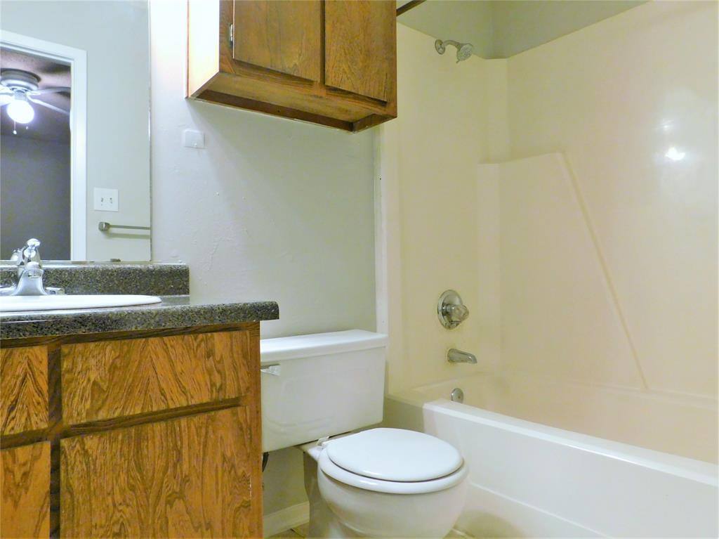 Townhouse for rent at 1131 Dallas Dr, Denton, TX 76205
