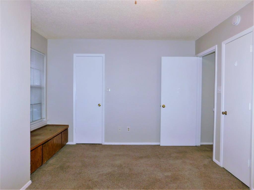 Townhouse for rent at 1131 Dallas Dr, Denton, TX 76205