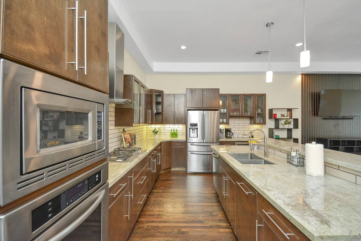 Townhouse for rent at 4608 Nett St #4608D, Houston, TX 77007