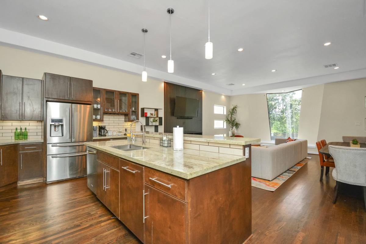 Townhouse for rent at 4608 Nett St #4608D, Houston, TX 77007