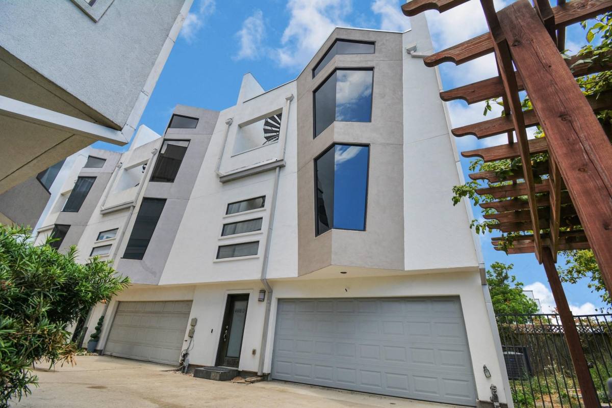 Townhouse for rent at 4608 Nett St #4608D, Houston, TX 77007