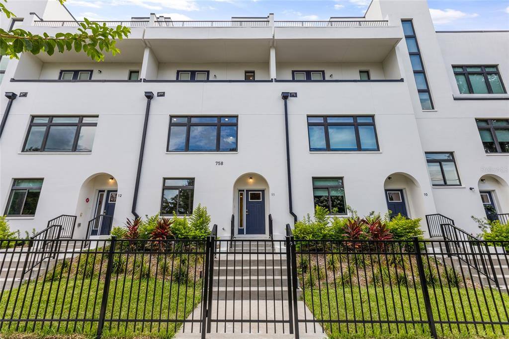 Townhouse for rent at 266 Park Lake St #19, Orlando, FL 32803