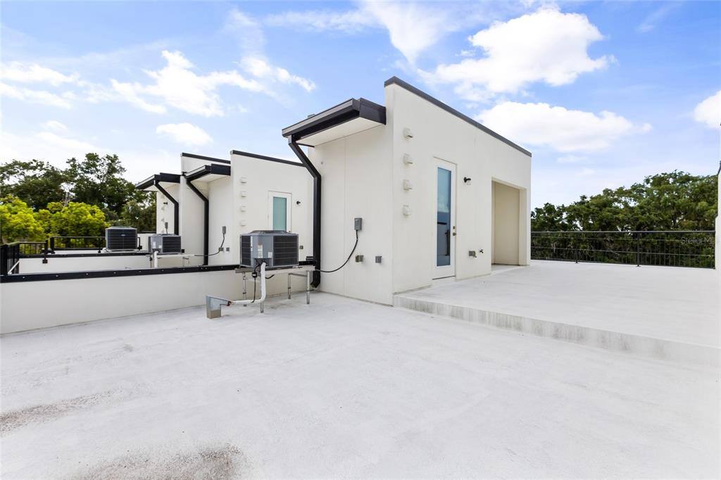 Townhouse for rent at 266 Park Lake St #19, Orlando, FL 32803