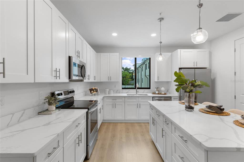 Townhouse for rent at 266 Park Lake St #19, Orlando, FL 32803