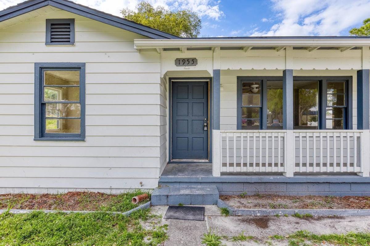 Apartment for rent at 1955 41st Ave, Vero Beach, FL 32960
