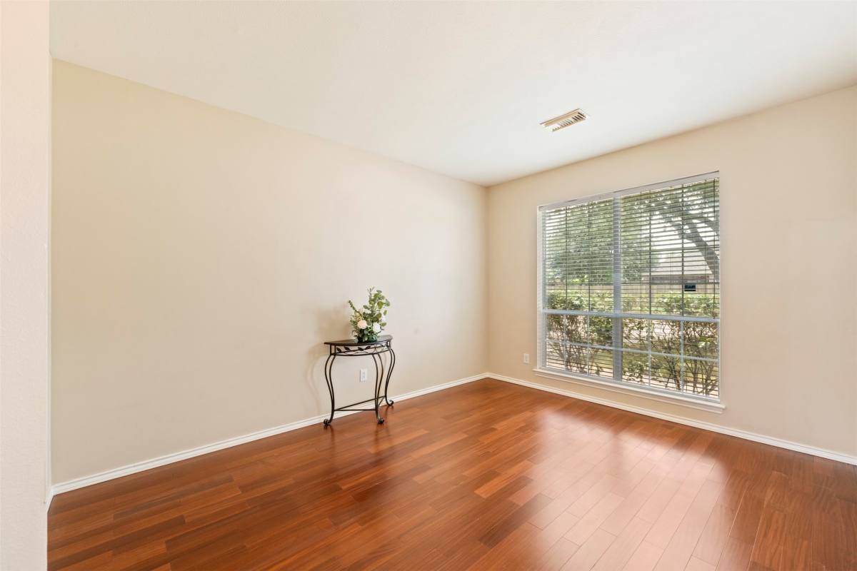 Apartment for rent at 7218 Broadelm Dr, Houston, TX 77095