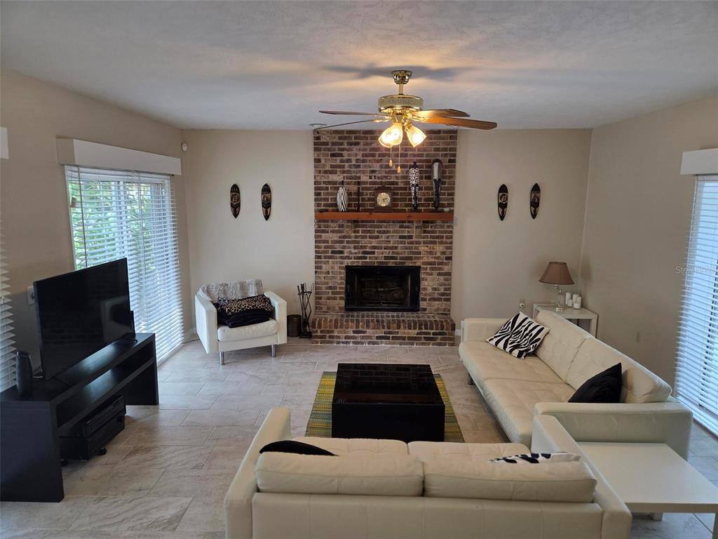 Apartment for rent at 215 48th St NW #215, Bradenton, FL 34209