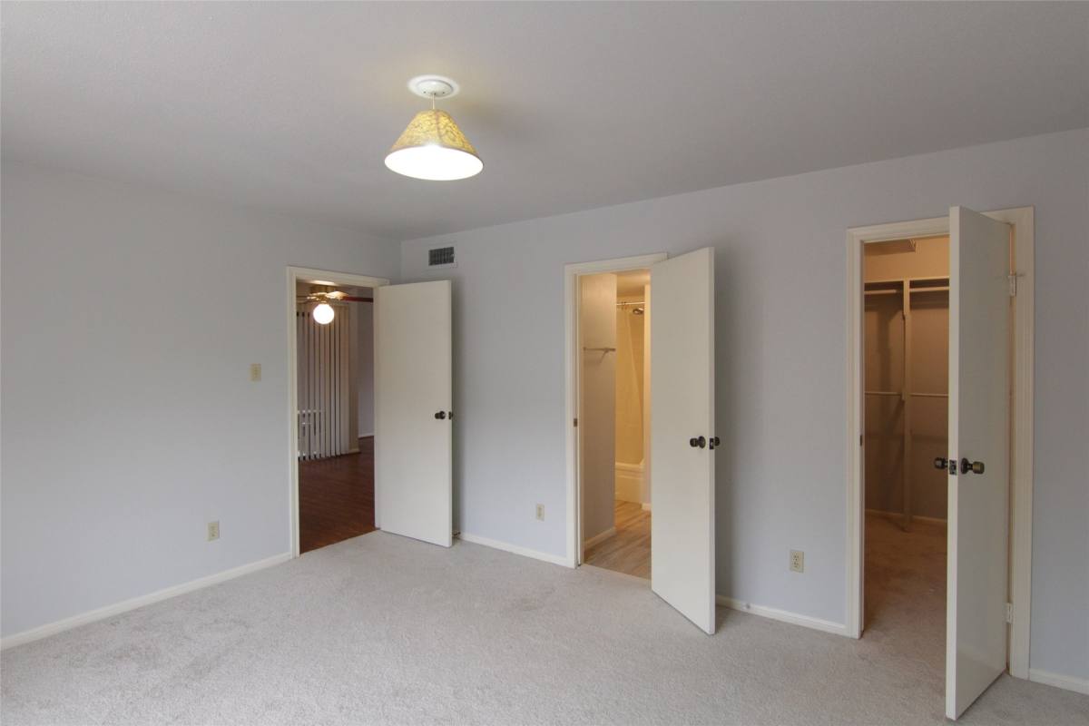 Apartment for rent at 3100 Walnut Bend Lane #118, Houston, TX 77042