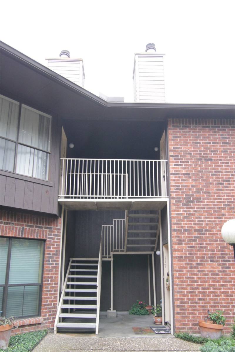 Apartment for rent at 3100 Walnut Bend Lane #118, Houston, TX 77042
