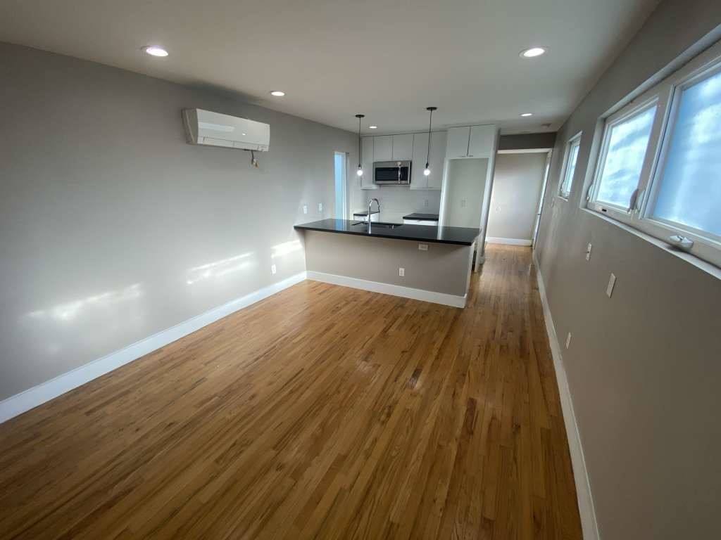 Townhouse for rent at 1416 Dumble St, Houston, TX 77023