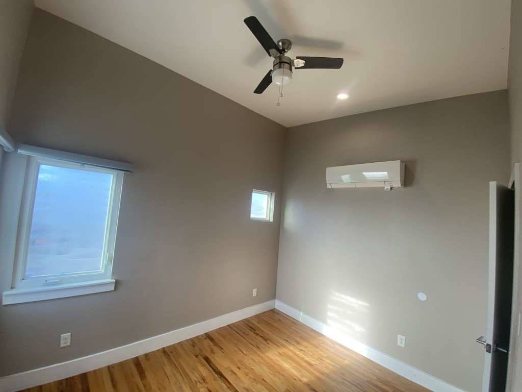 Townhouse for rent at 1416 Dumble St, Houston, TX 77023