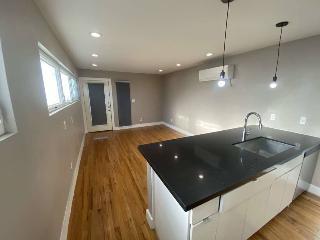 Townhouse for rent at 1416 Dumble St, Houston, TX 77023