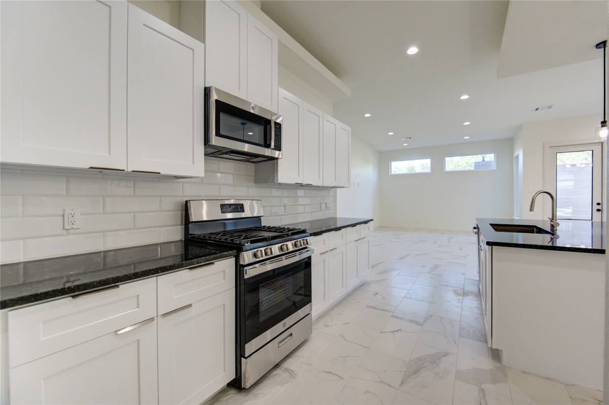 Apartment for rent at 2922 El Fenice Lane, Houston, TX 77057
