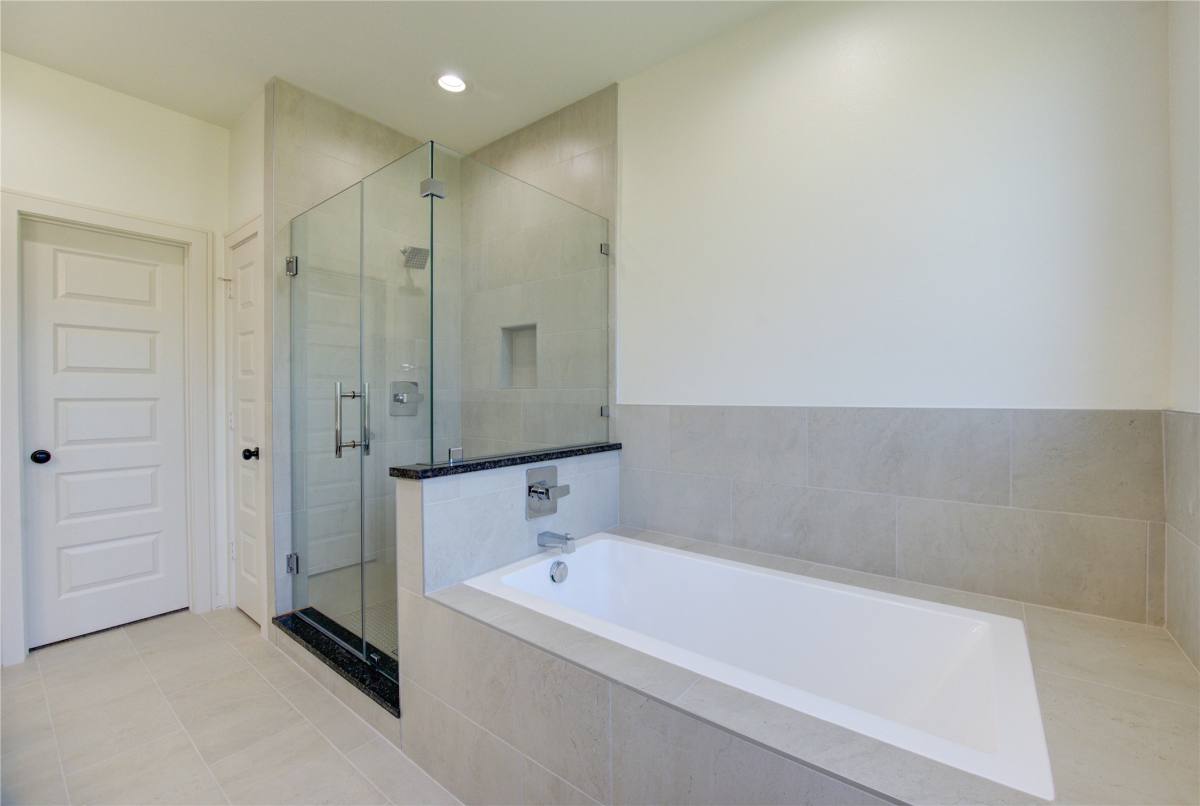 Apartment for rent at 2922 El Fenice Lane, Houston, TX 77057