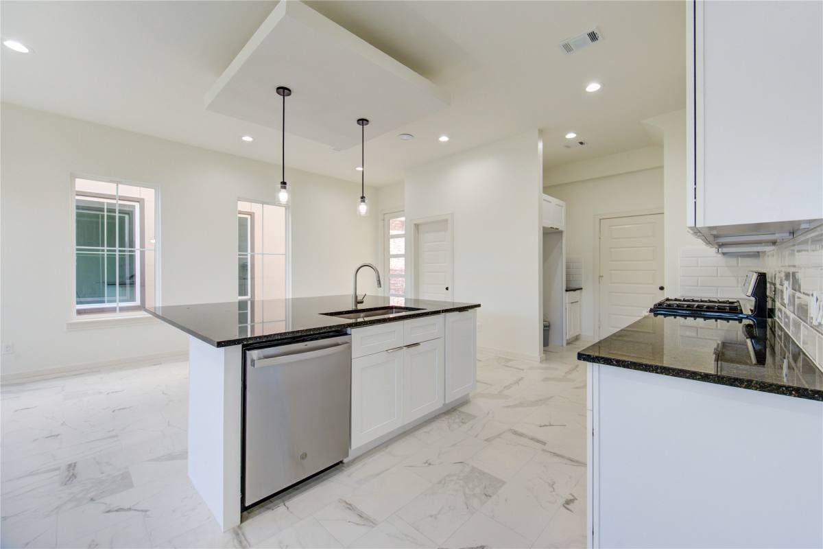 Apartment for rent at 2922 El Fenice Lane, Houston, TX 77057