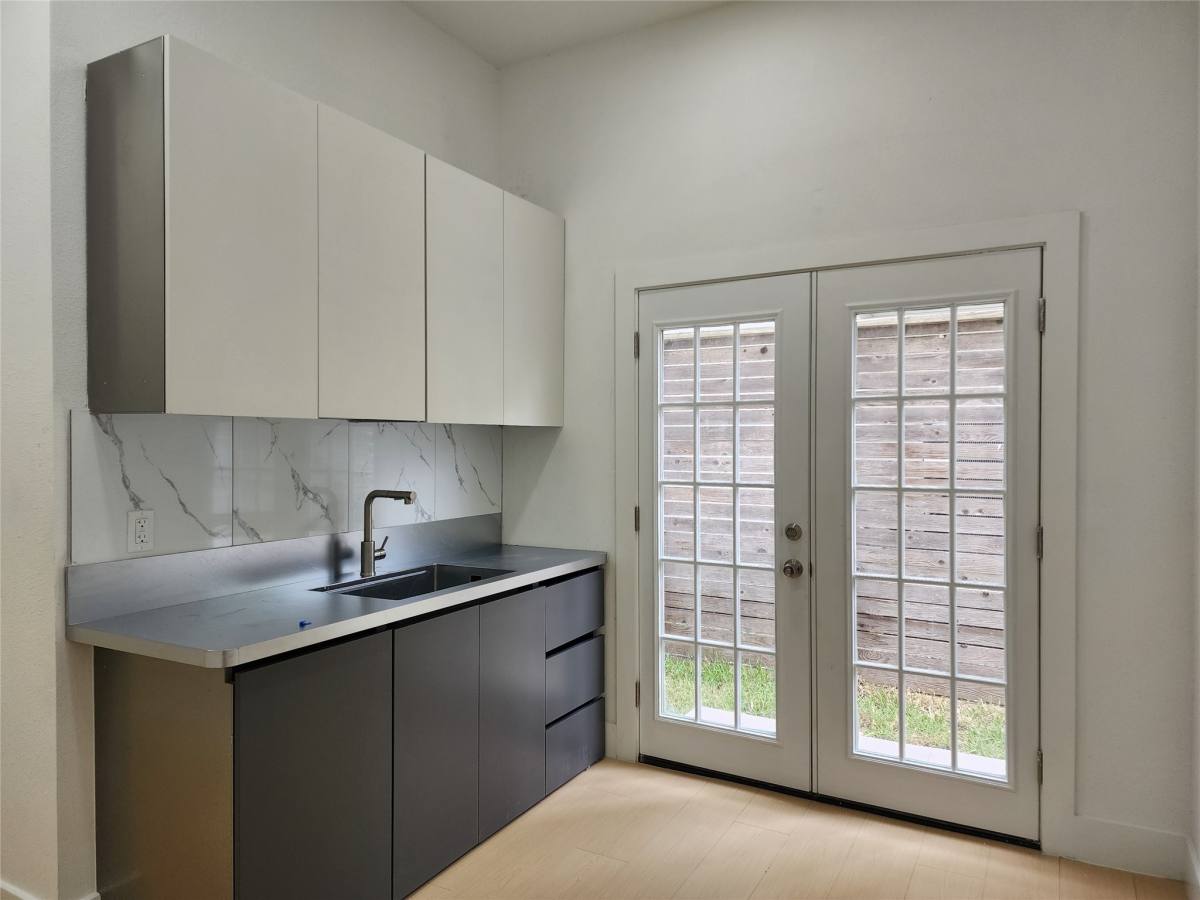 Apartment for rent at 3405 St Emanuel, Houston, TX 77004