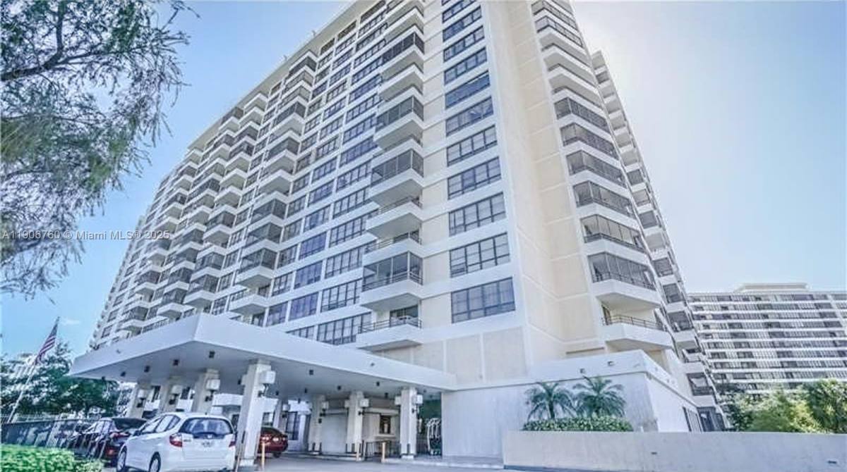 Condo for rent at 2500 Parkview Dr #2004, Hallandale, FL 33009