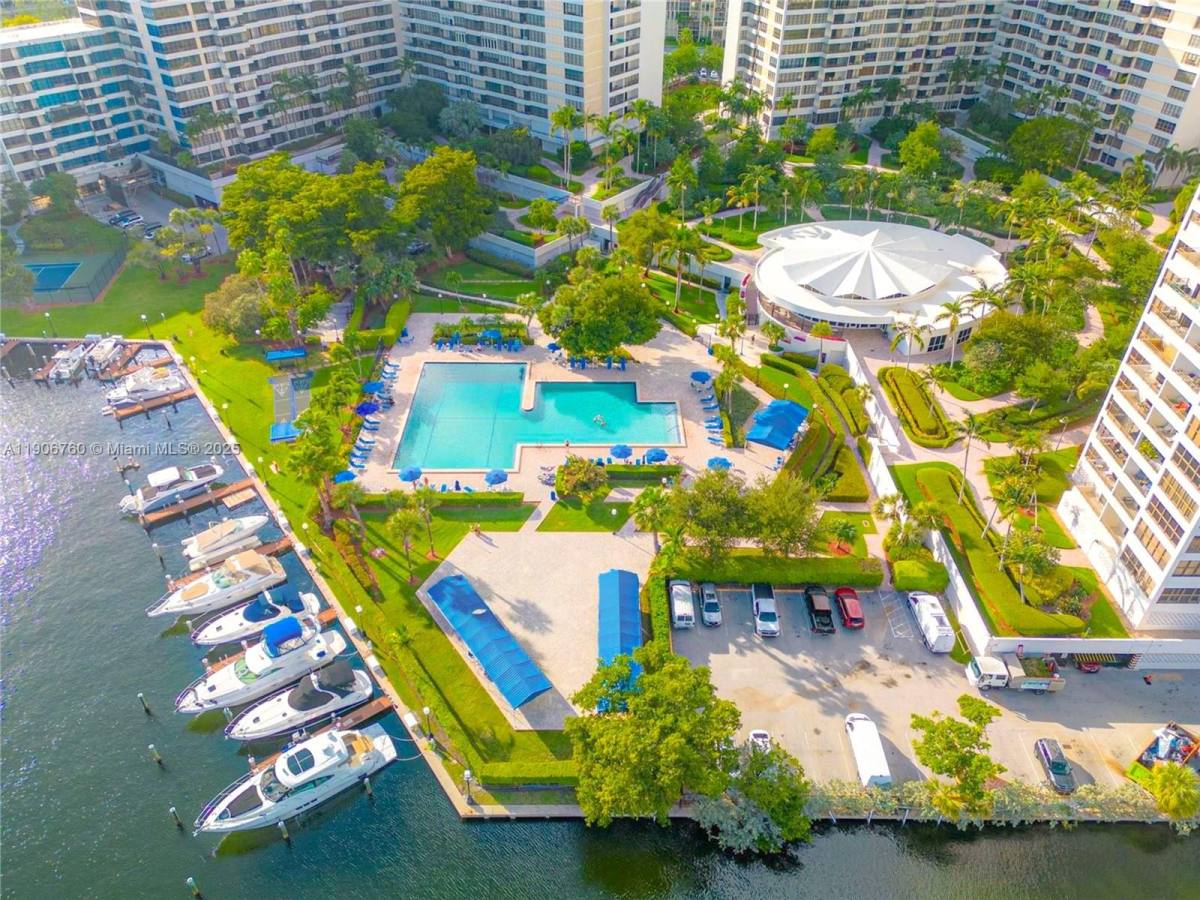Condo for rent at 2500 Parkview Dr #2004, Hallandale, FL 33009