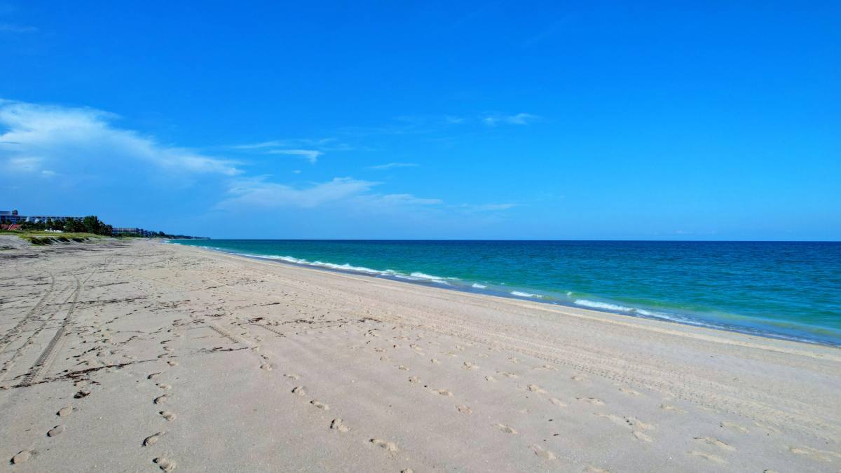 Apartment for rent at 2505 S Ocean Blvd #601, Palm Beach, FL 33480