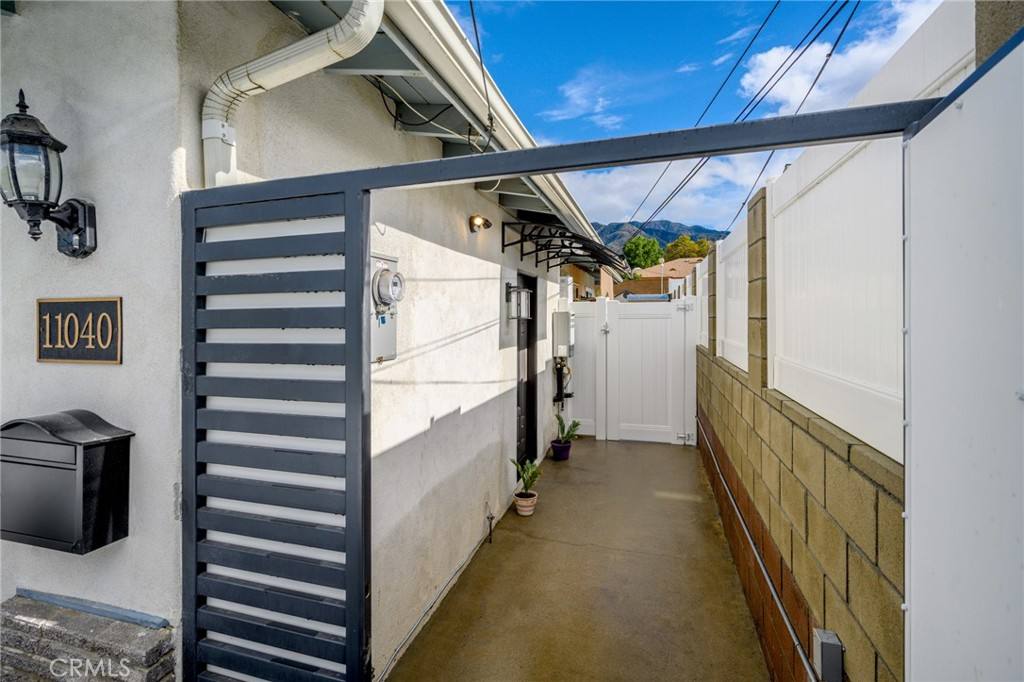 Apartment for rent at 11040 Nassau Ave, Sunland, CA 91040