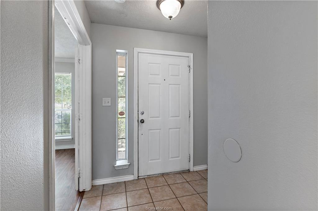 Apartment for rent at 1017 Bougainvillea St, College Station, TX 77845