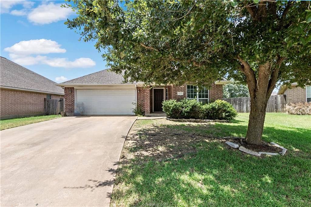 Apartment for rent at 1017 Bougainvillea St, College Station, TX 77845