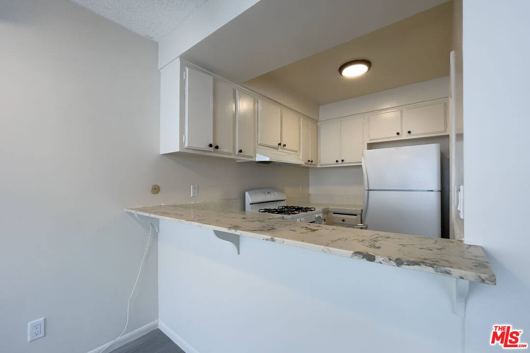Apartment for rent at 3607 Clarington Ave #2, Los Angeles, CA 90034
