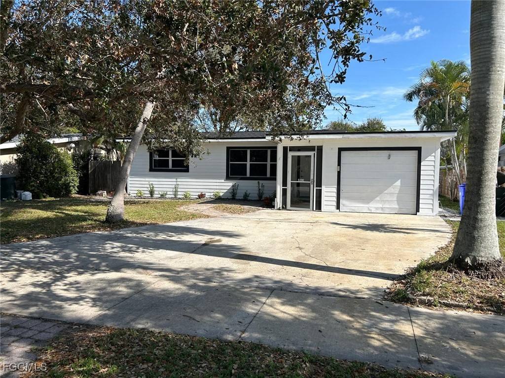 Apartment for rent at 3835 Arlington St, Fort Myers, FL 33901