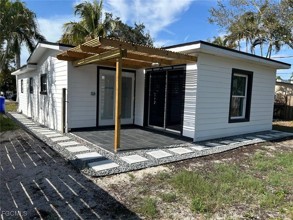 Apartment for rent at 3835 Arlington St, Fort Myers, FL 33901