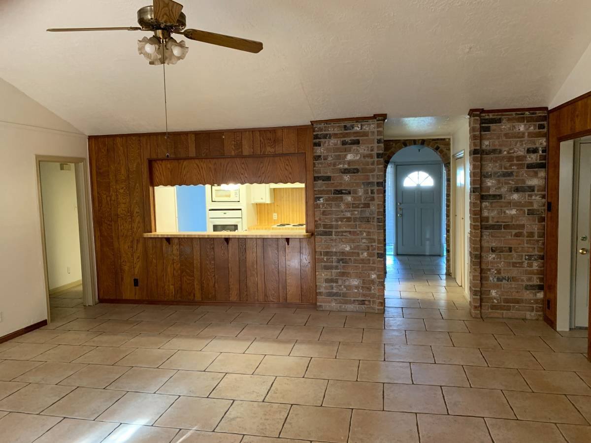 Apartment for rent at 11230 Angelique Dr, Houston, TX 77065