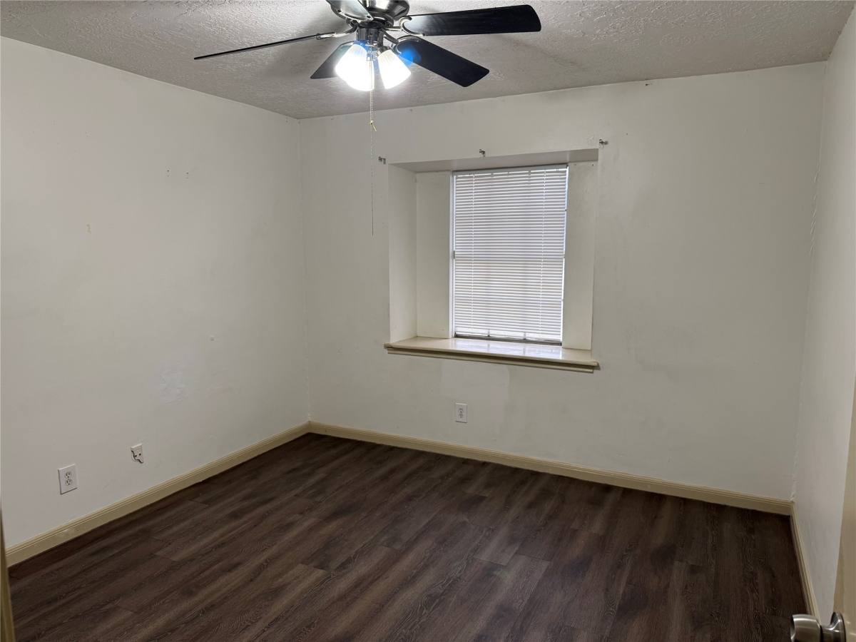 Apartment for rent at 11230 Angelique Dr, Houston, TX 77065