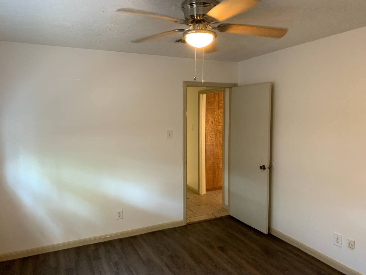Apartment for rent at 11230 Angelique Dr, Houston, TX 77065