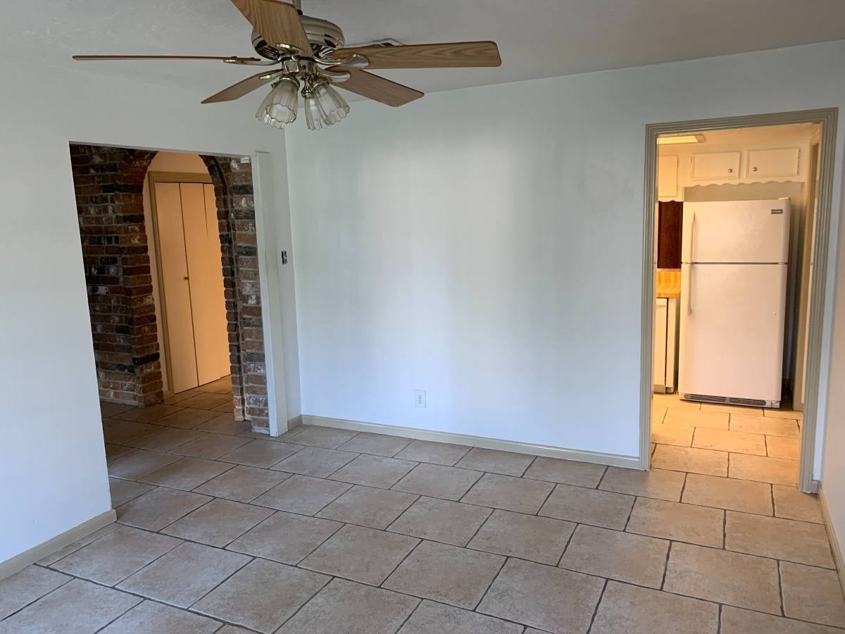 Apartment for rent at 11230 Angelique Dr, Houston, TX 77065