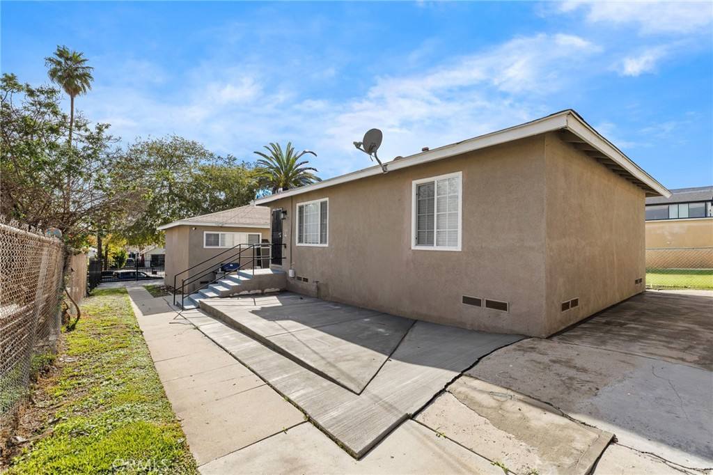 Apartment for rent at 5339 Oakland St #53391 4, Los Angeles, CA 90032