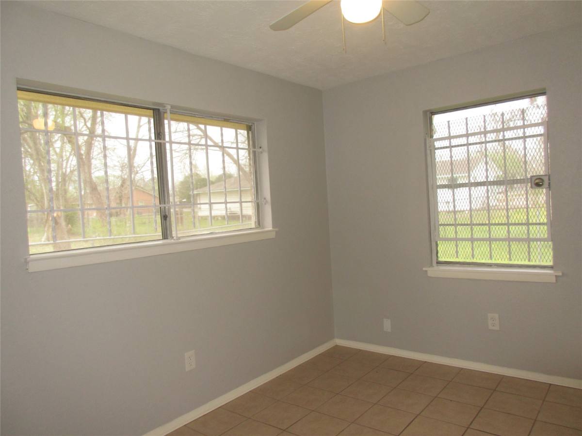 Apartment for rent at 6601 Nielan St, Houston, TX 77028