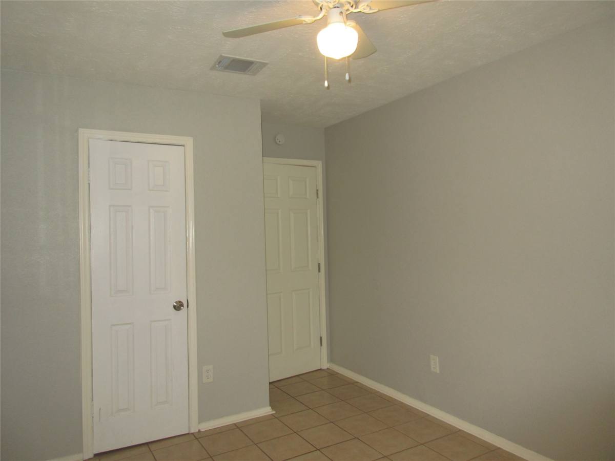 Apartment for rent at 6601 Nielan St, Houston, TX 77028