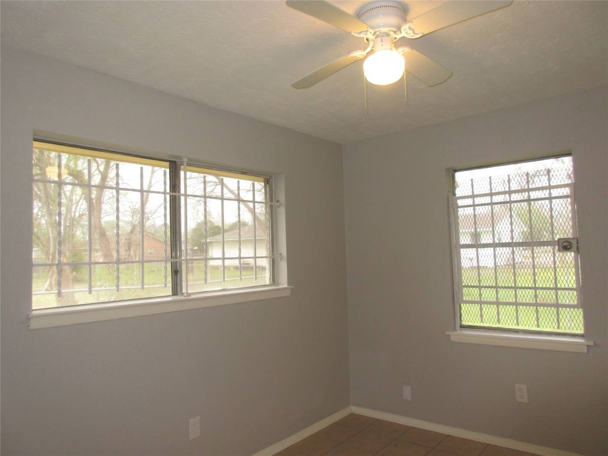 Apartment for rent at 6601 Nielan St, Houston, TX 77028