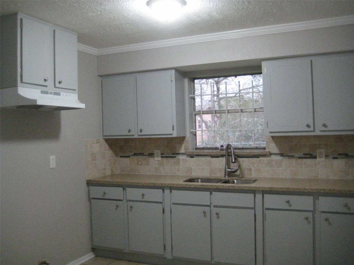 Apartment for rent at 6601 Nielan St, Houston, TX 77028