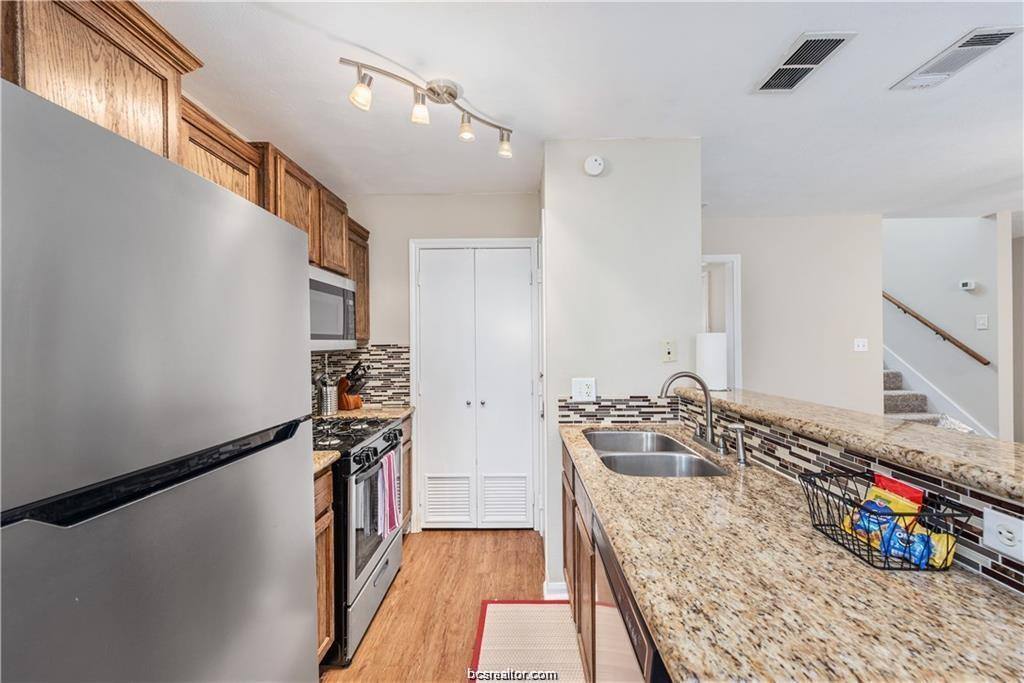 Apartment for rent at 1209 Oney Hervey Dr, College Station, TX 77840
