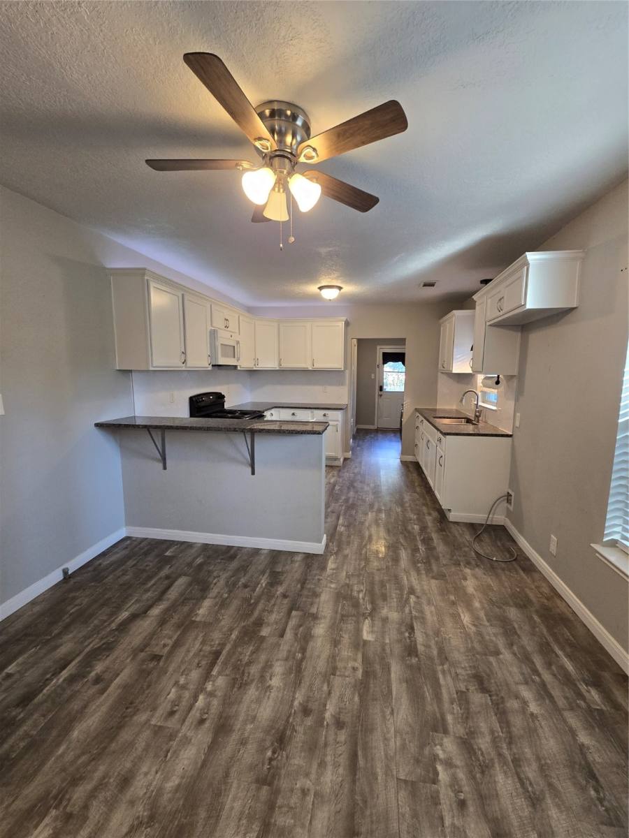 Apartment for rent at 511 S Roosevelt Ave #511, Cleveland, TX 77327
