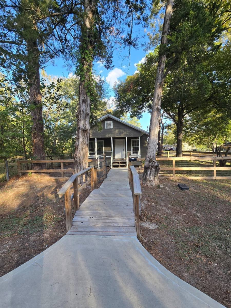 Apartment for rent at 511 S Roosevelt Ave #511, Cleveland, TX 77327