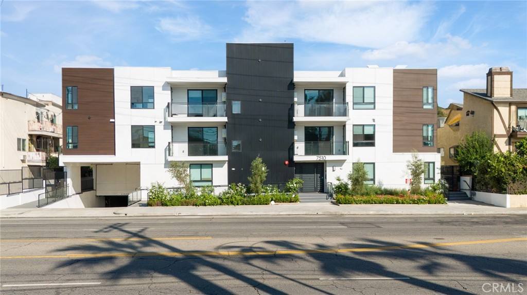 Apartment for rent at 7510 Sepulveda Blvd #204, Van Nuys, CA 91405