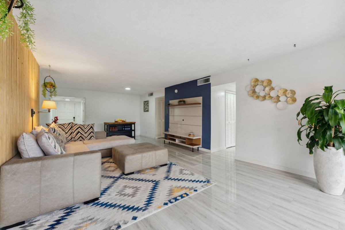 Apartment for rent at 3150 N Palm Aire Dr #308, Pompano Beach, FL 33069