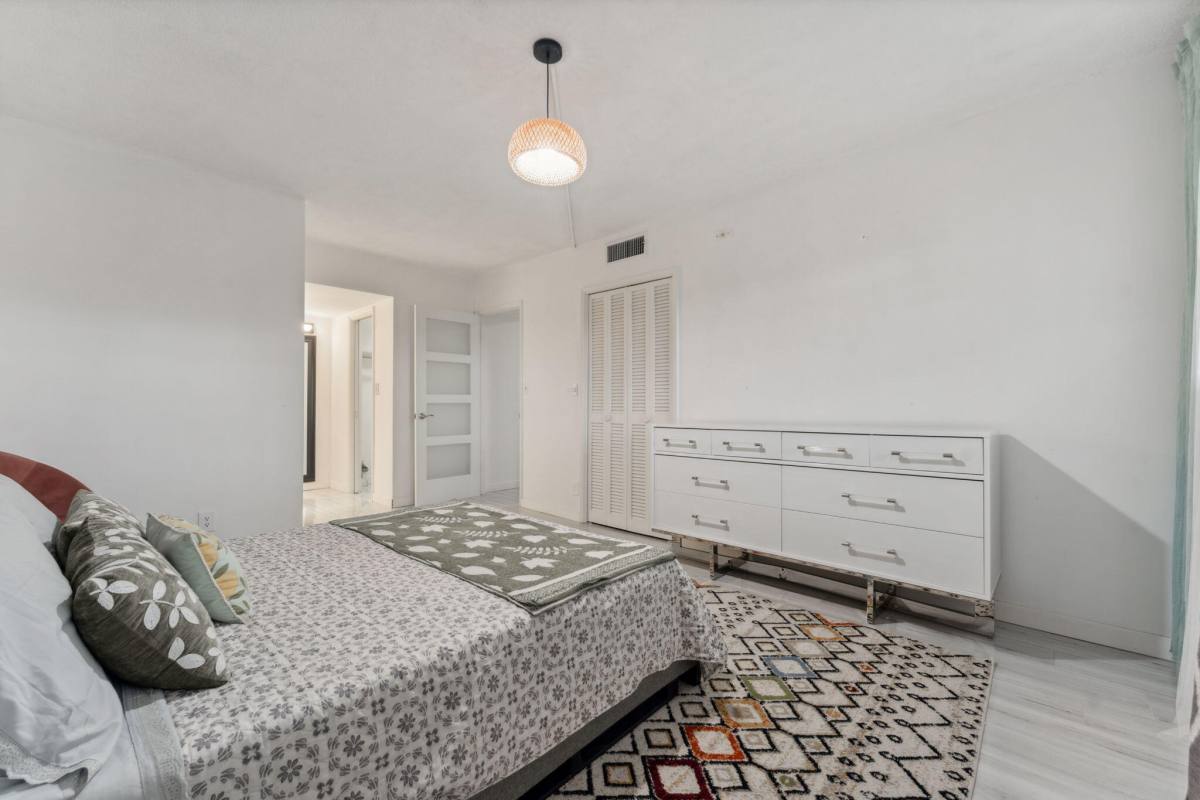Apartment for rent at 3150 N Palm Aire Dr #308, Pompano Beach, FL 33069
