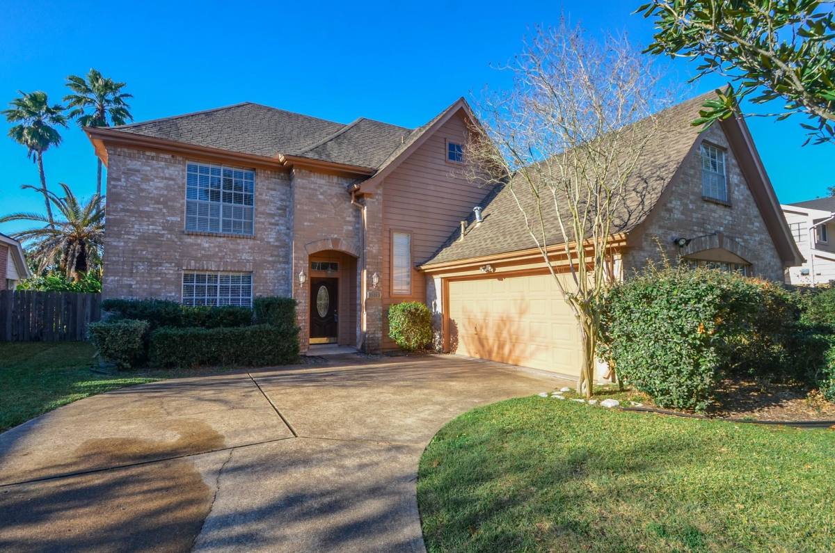 Apartment for rent at 2926 Williams Grant, Sugar Land, TX 77479