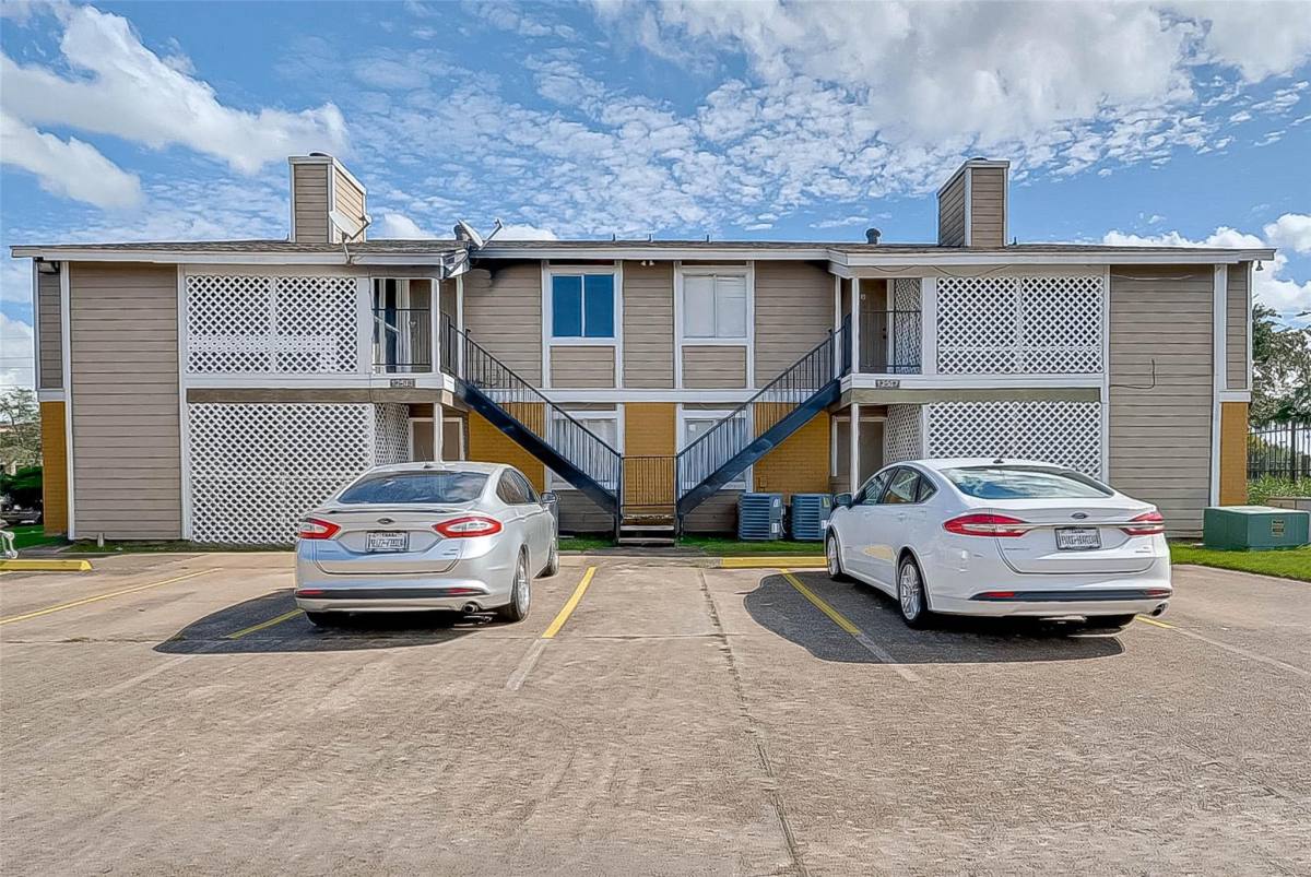 Apartment for rent at 12507 Ashford Meadow Dr #12507A, Houston, TX 77082
