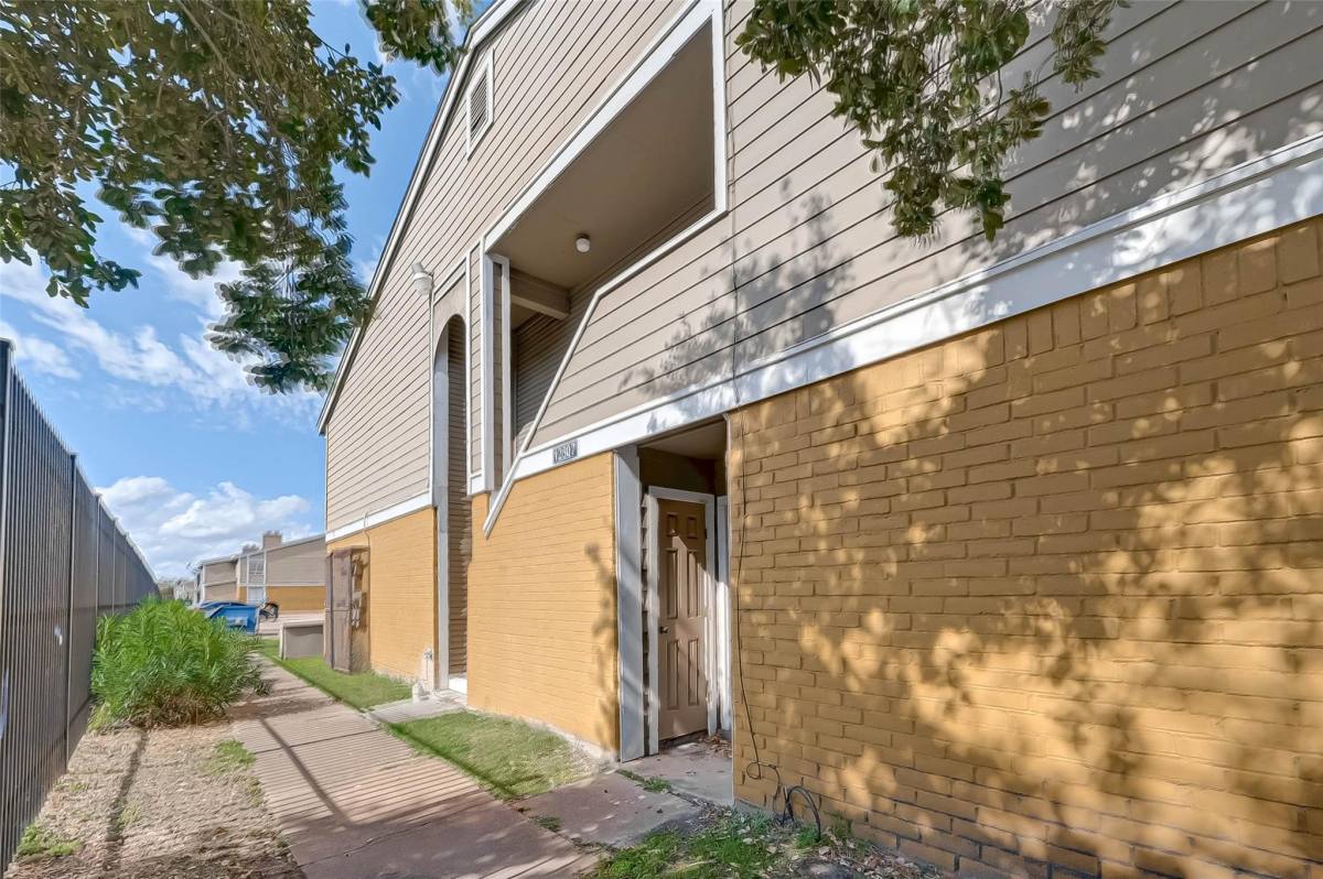 Apartment for rent at 12507 Ashford Meadow Dr #12507A, Houston, TX 77082